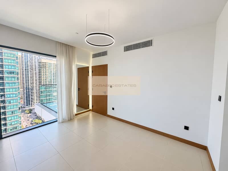 9 Natural-light empty bedroom listing. png