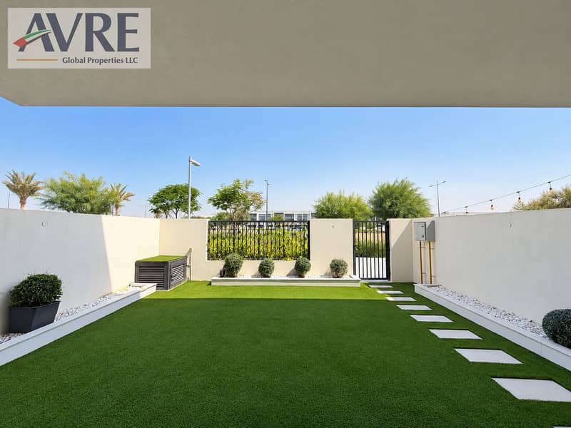 6 Modern Backyard Patio Retreat. png