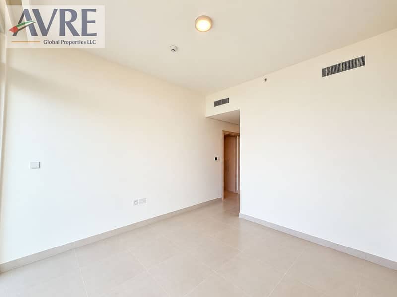 5 Bright Minimalist Empty Apartment Room. png