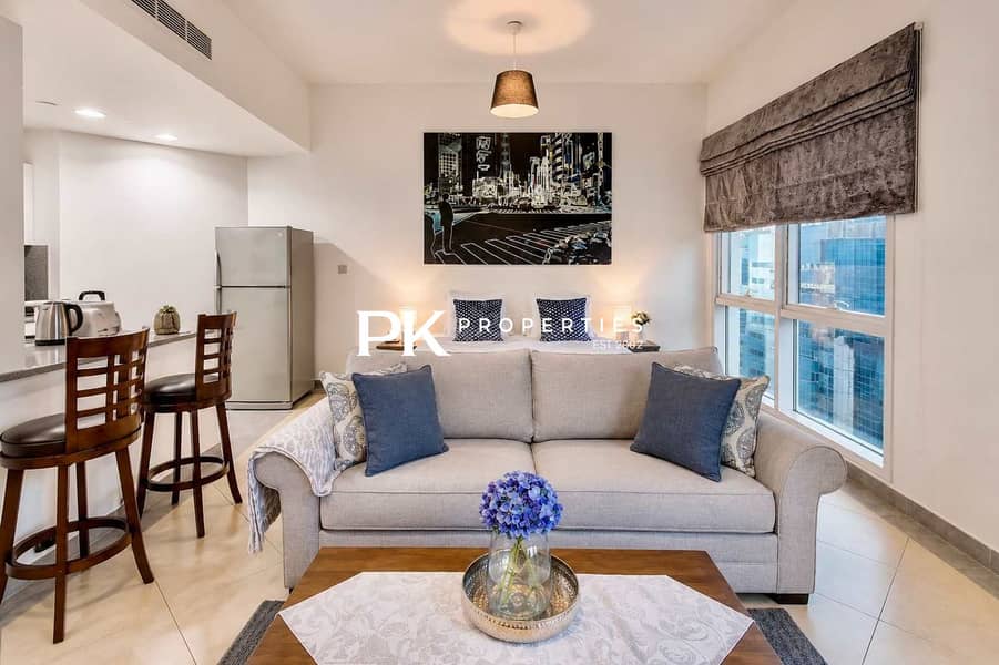 Dubai Studio: City Views, Pool & Gym Access Dubai Studio: City Views, Pool & Gym Access