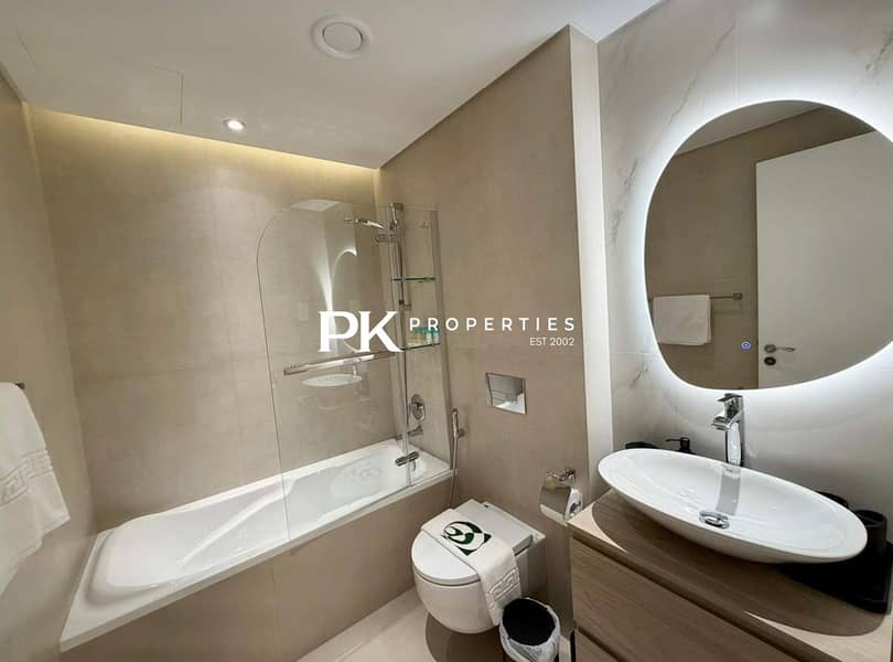 15 Elegant 3BR Apartment in Dubai Greens with Garden View