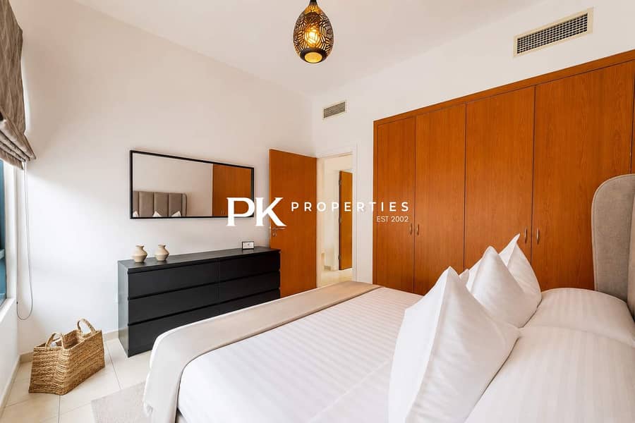 10 Spacious Apartment in Dubai with Patio