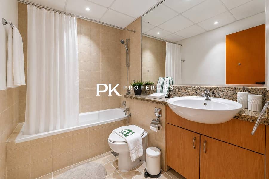 12 Spacious Apartment in Dubai with Patio