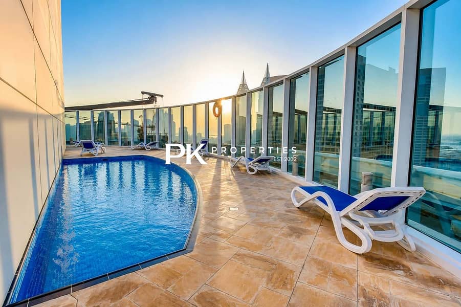 16 Dubai Studio: City Views, Pool & Gym Access