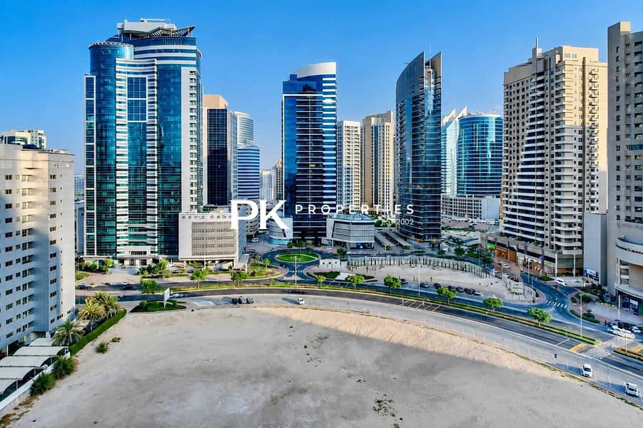 21 Dubai Studio: City Views, Pool & Gym Access