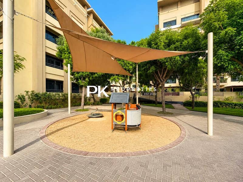 19 Spacious Apartment in Dubai with Patio