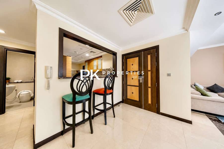 10 Luxury JBR Apartment: Beachfront Bliss & Stunning Views!