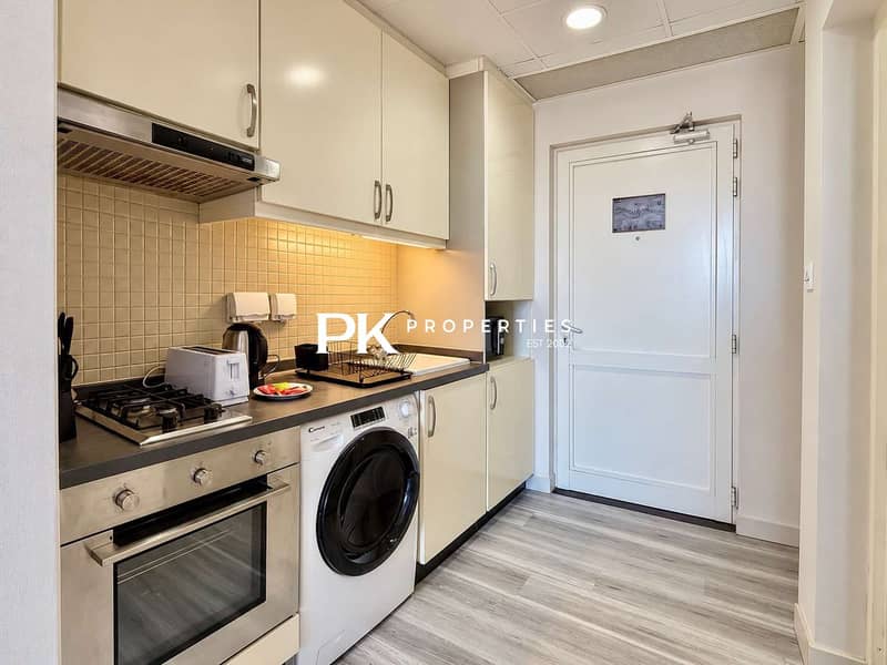 17 Newly Renovated Burj View Luxury Studio