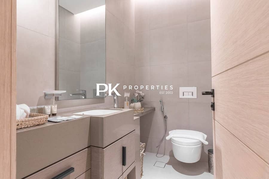 18 Address Dubai: 2BR Seaview Apartment on The Walk