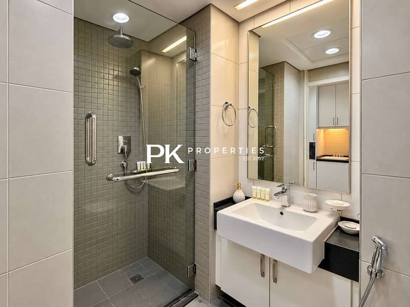 19 Newly Renovated Burj View Luxury Studio