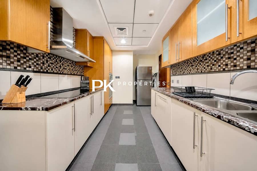 13 Luxury JBR Apartment: Beachfront Bliss & Stunning Views!