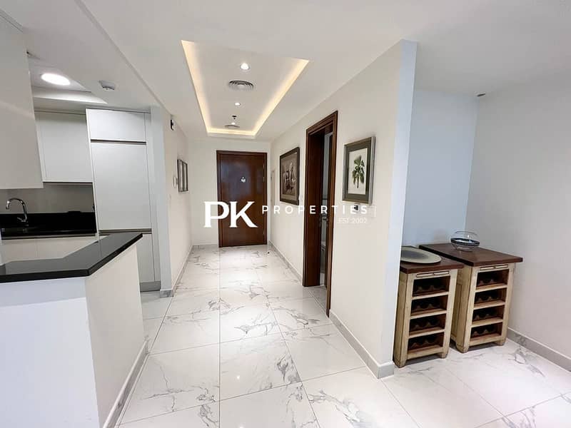 9 Dubai Noora Tower: Canal View Apt w/ Gym & Pool