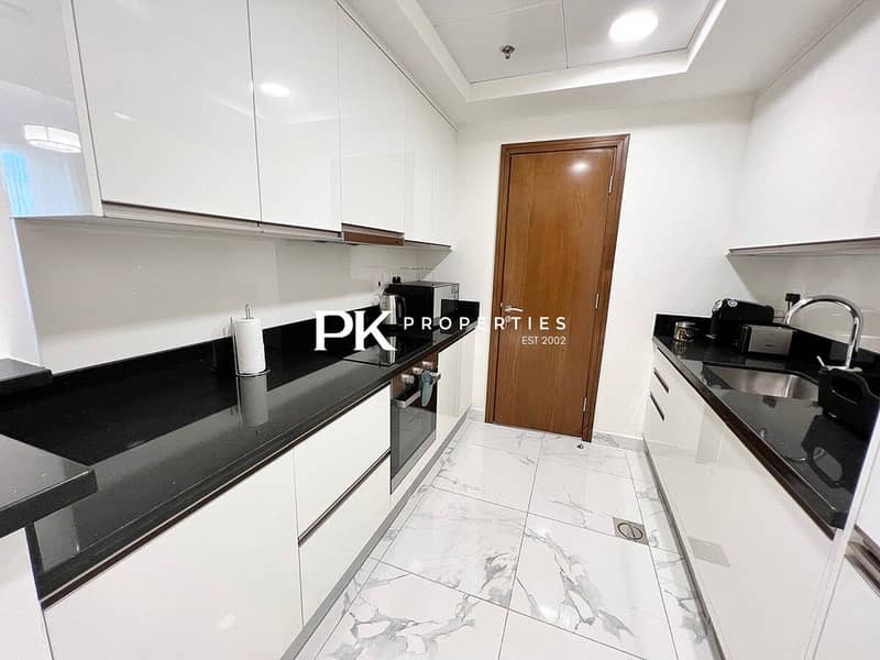 10 Dubai Noora Tower: Canal View Apt w/ Gym & Pool