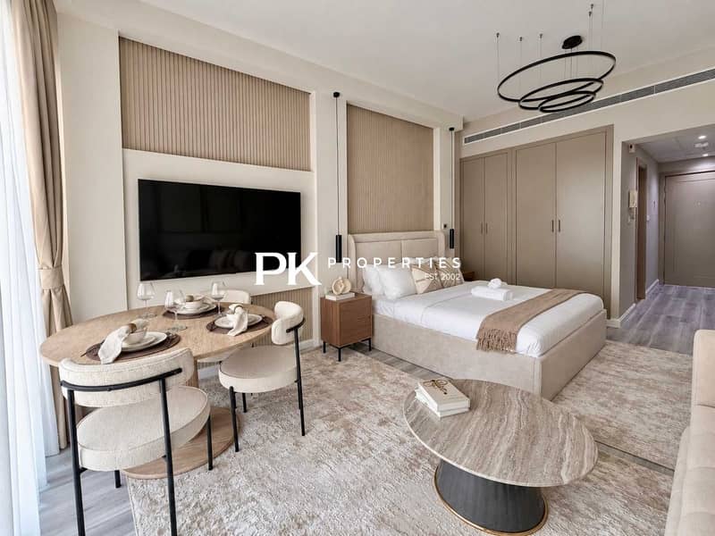 6 Stylish Upgraded Studio with Balcony in The Greens l Pool a