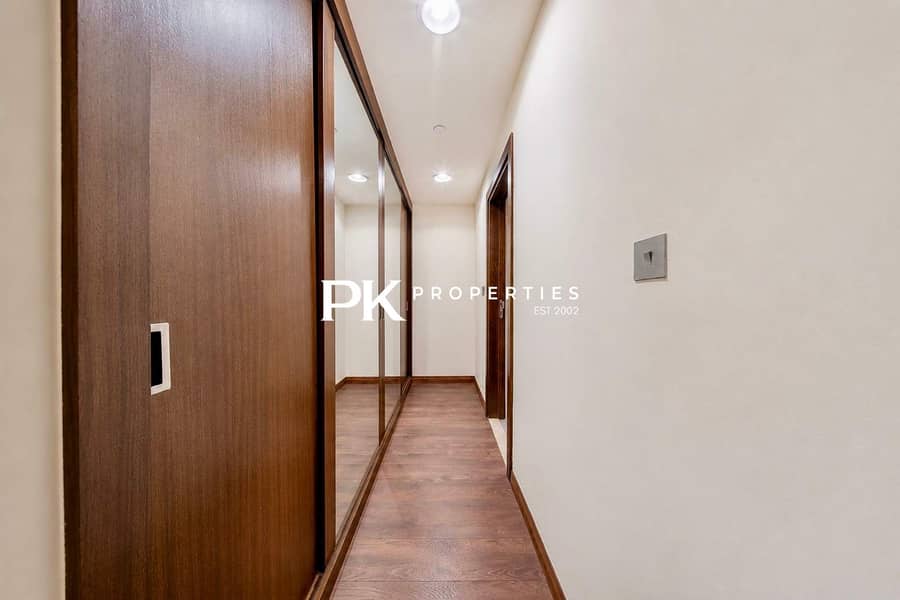 24 Luxury JBR Apartment: Beachfront Bliss & Stunning Views!
