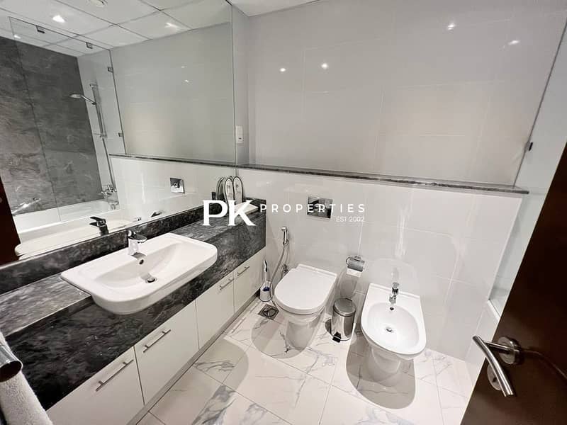17 Dubai Noora Tower: Canal View Apt w/ Gym & Pool