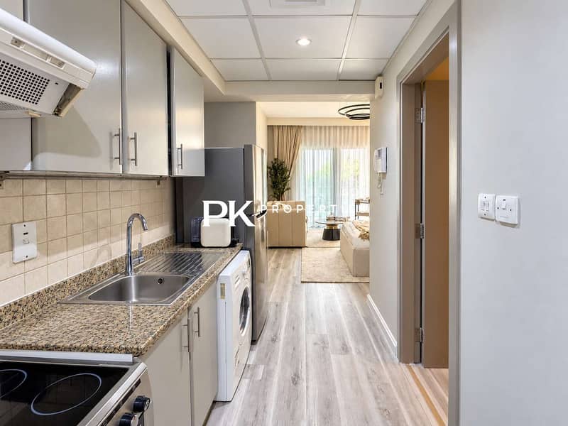 11 Stylish Upgraded Studio with Balcony in The Greens l Pool a