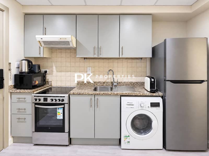 12 Stylish Upgraded Studio with Balcony in The Greens l Pool a
