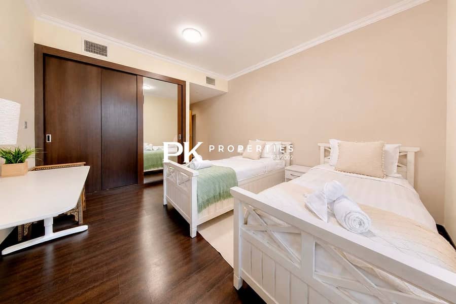 26 Luxury JBR Apartment: Beachfront Bliss & Stunning Views!
