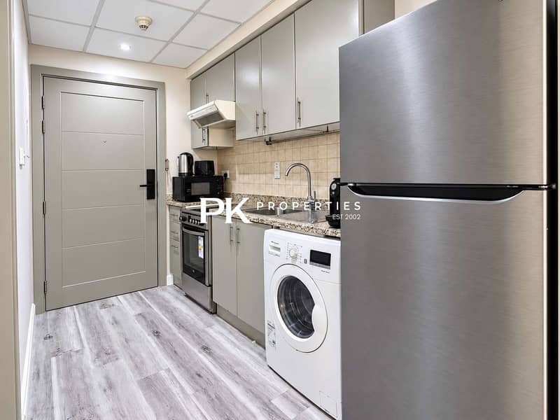 13 Stylish Upgraded Studio with Balcony in The Greens l Pool a