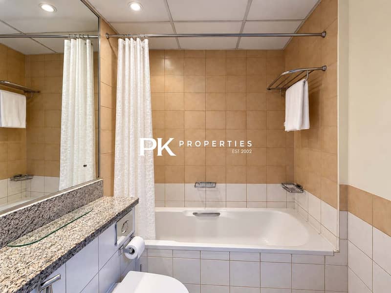 14 Stylish Upgraded Studio with Balcony in The Greens l Pool a