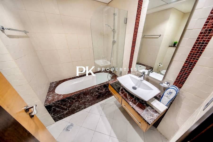 28 Luxury JBR Apartment: Beachfront Bliss & Stunning Views!