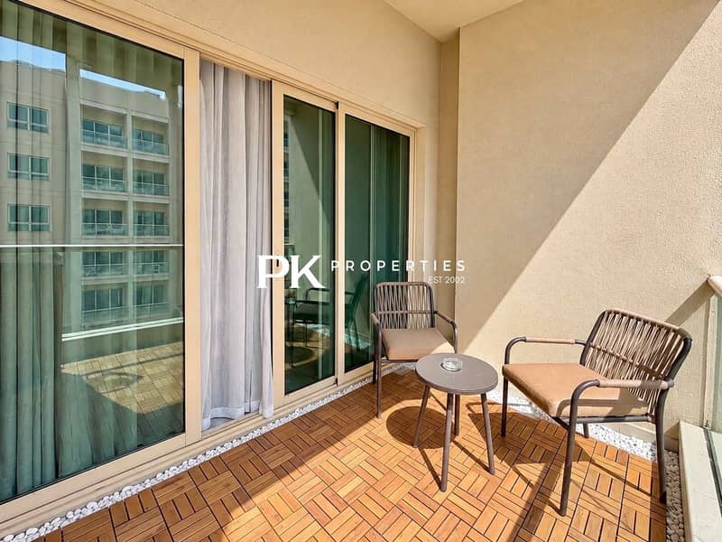 16 Stylish Upgraded Studio with Balcony in The Greens l Pool a