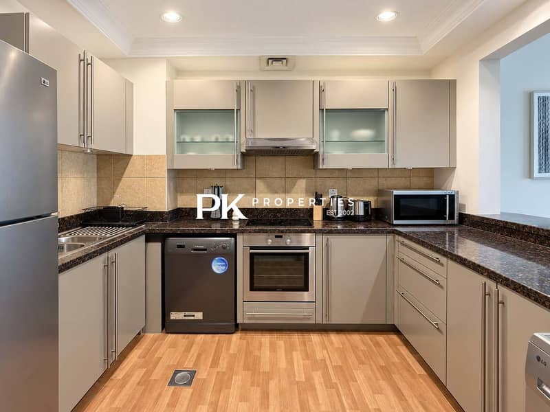 10 Newly Renovated Partical Sea View 1B Near Park