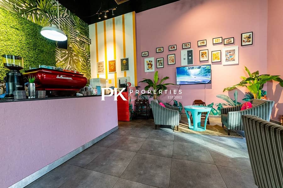 27 Luxury 1BR Apt in Dubai with Pool & Gym