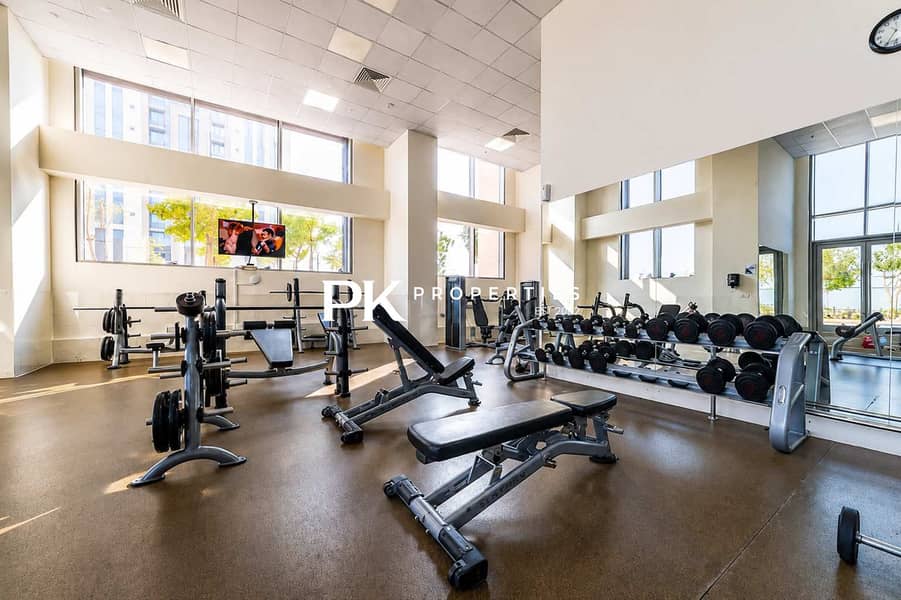 28 Noora Tower 1 BR: Canal Views & Pool Access