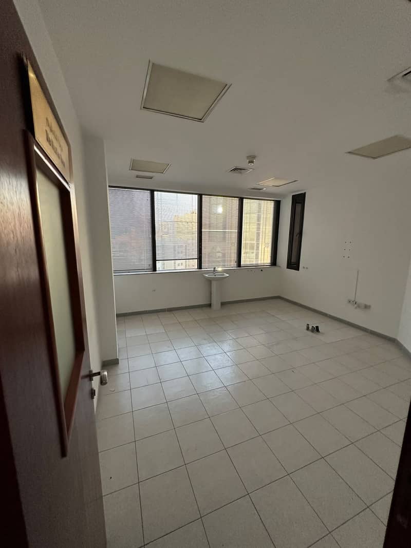 12 WhatsApp Image 2026-10-28 at 20.25. 03 (2). jpeg