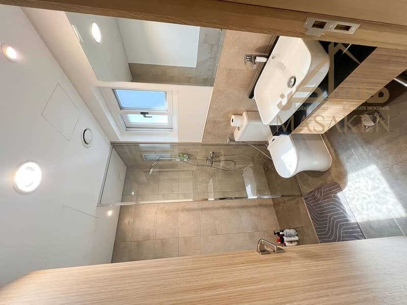 10 Shared toilet. jpg