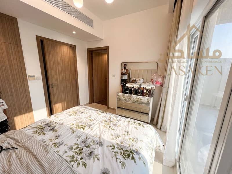 5 Master Bedroom. jpg
