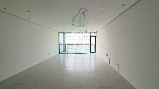 3 Bedroom Apartment for Rent in Al Mamzar, Sharjah - apartment-for-rent-3-bedroom-almmzr-alsharqh-living-room-04. jpg 3 Bedroom Apartment for Rent in Al Mamzar, Sharjah - apartment-for-rent-3-bedroom-almmzr-alsharqh-living-room-04. jpg