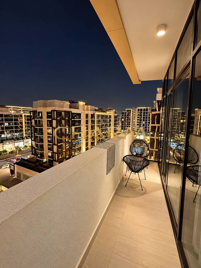 8 Urban Balcony Nightscape. png