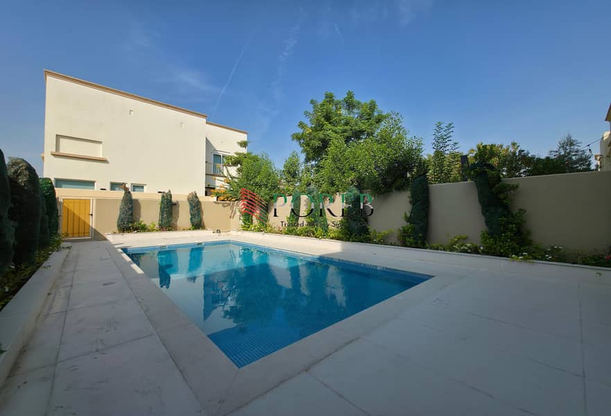 Private pool | Upgraded | Single row | Landscaped Private pool | Upgraded | Single row | Landscaped