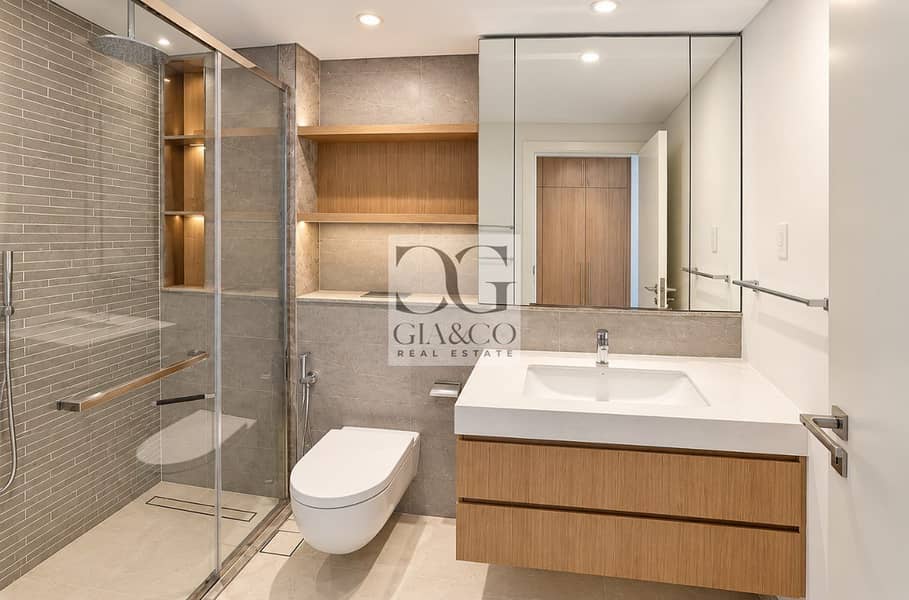 8 Vacant | Prime Location | Brand Nee 8