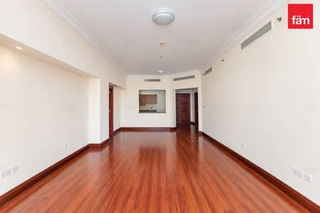 2 Bedroom Apartment for Rent in Palm Jumeirah, Dubai - 2 Bedrooms | Maids Room | Upgraded Floors
