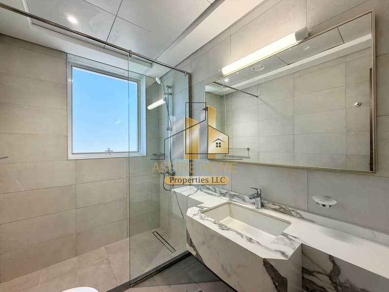 21 WhatsApp Image 2026-10-30 at 09.48. 10 (14). jpeg