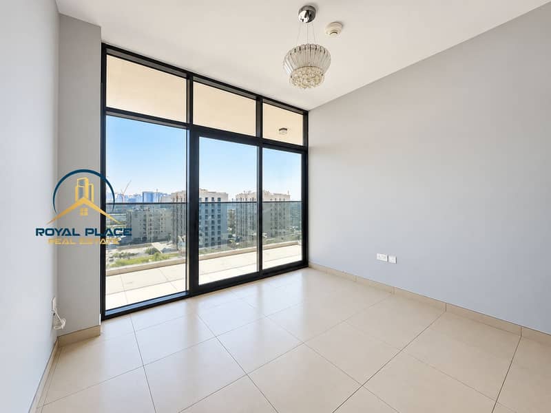 10 Bright Minimalist Apartment with City Views. png