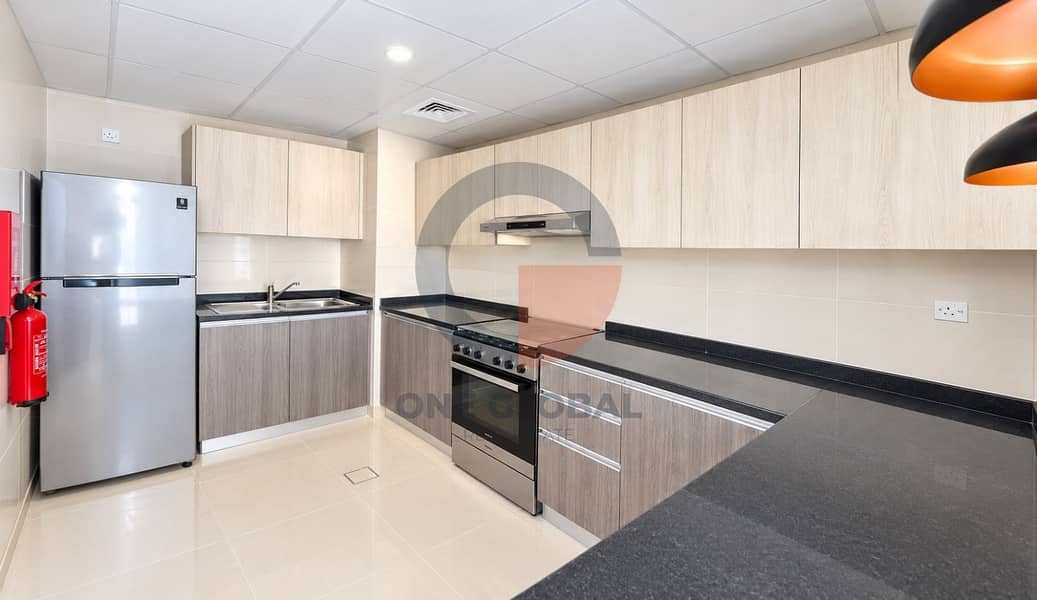 3 03 Bright Modern L-Shaped Kitchen. jpg