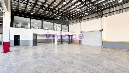 Warehouse for Rent in Ras Al Khor, Dubai - Bright Industrial Warehouse with Office Mezzanine. png