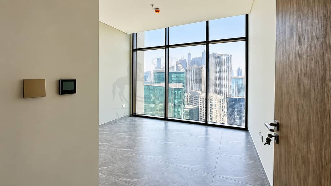 7 Minimalist Apartment with City Skyline(1). png