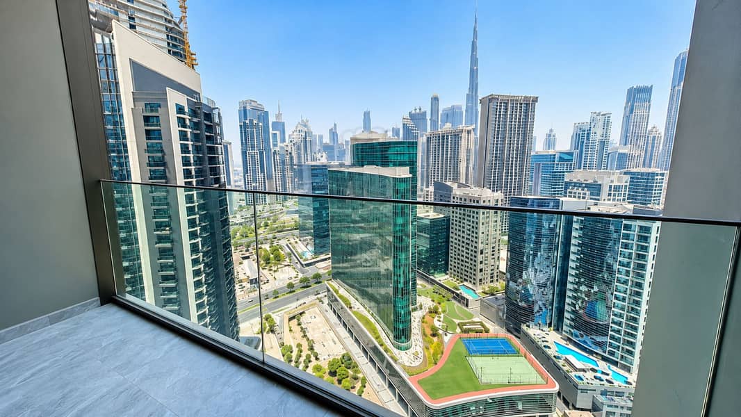 9 Dubai Balcony Skyline Panoramic View. png