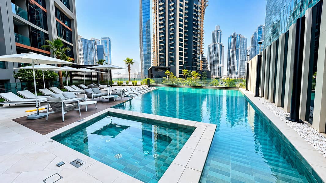17 Urban Rooftop Pool Oasis. png