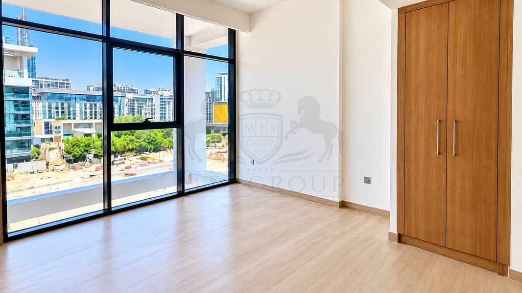 7 Bright Modern Apartment with City View. png