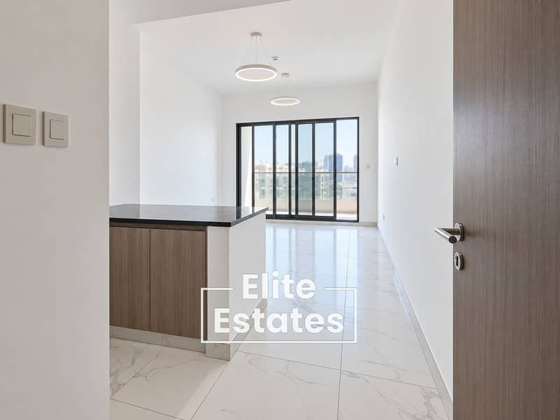 Bright Minimalist Apartment with City Views. png Bright Minimalist Apartment with City Views. png