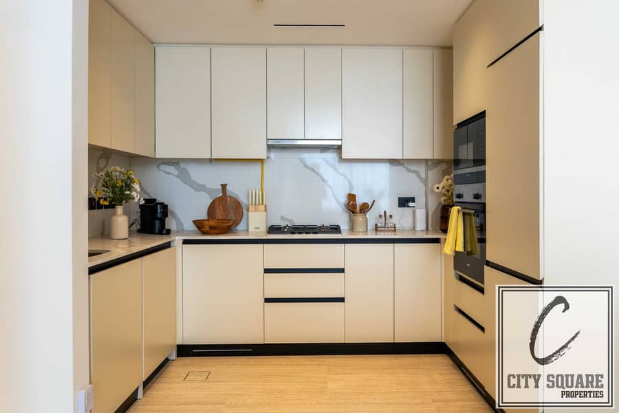 6 City Square Show Apt -23. jpg