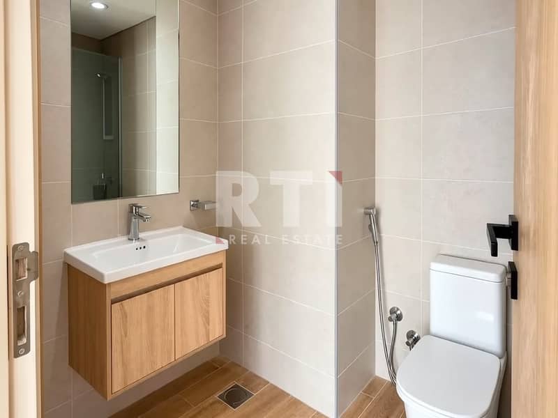 9 Image 9