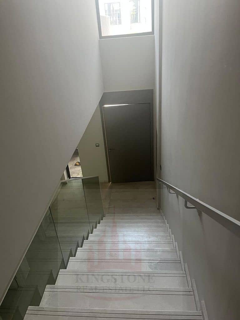 8 entrance2. jpg